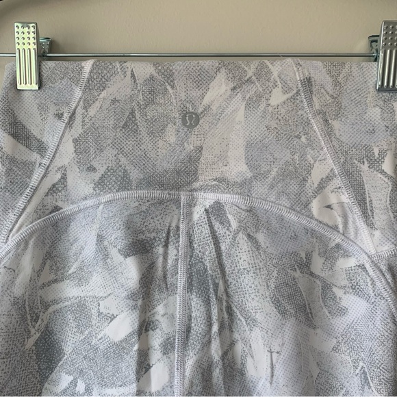 Lululemon Athletica Train Times 7/8 Pant *25" Luxtreme, Mesh Jasmine White Multi - Picture 8 of 13